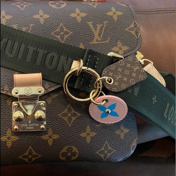 New Louis vuttion adjustable kaki strapW/gold tone - Picture 13 of 13